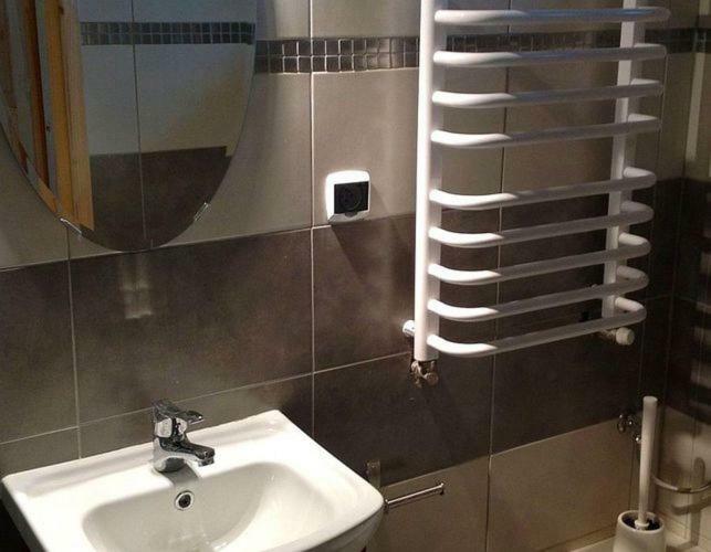Przystanek Zofiowka Hotel Tuszyn Ngoại thất bức ảnh